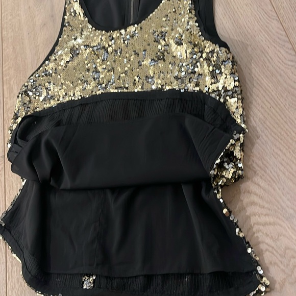 Alice + Olivia Camisole Gold Sequin Sleeveless top, size S/P - Picture 13 of 16